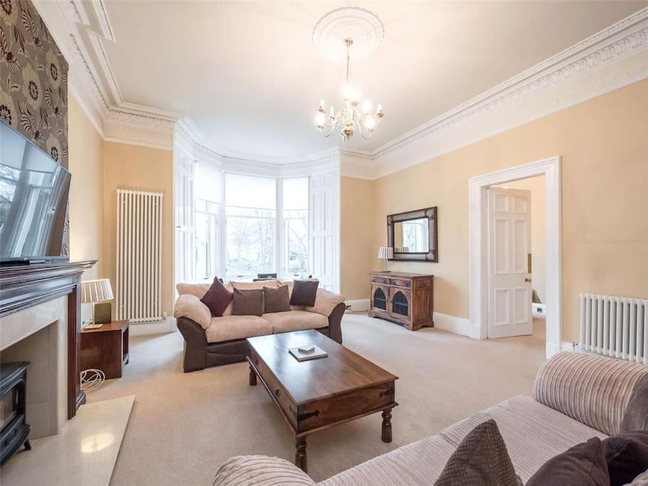 Beautiful & Bright 2 Bed Flat Murrayfield 에든버러 외부 사진