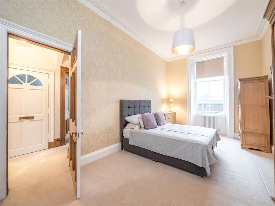 Beautiful & Bright 2 Bed Flat Murrayfield 에든버러 외부 사진