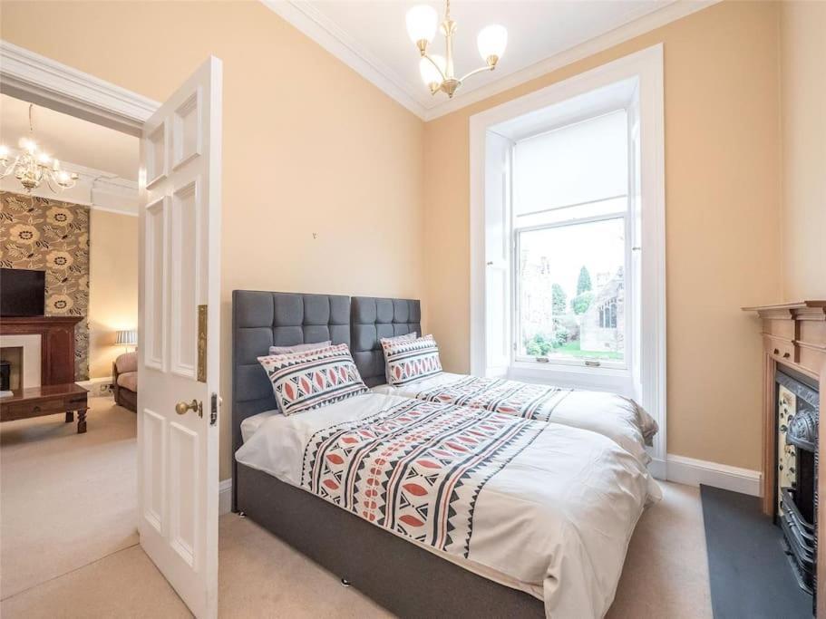 Beautiful & Bright 2 Bed Flat Murrayfield 에든버러 외부 사진